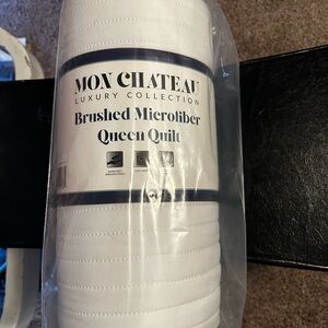 Mon Chateau White Queen Quilt